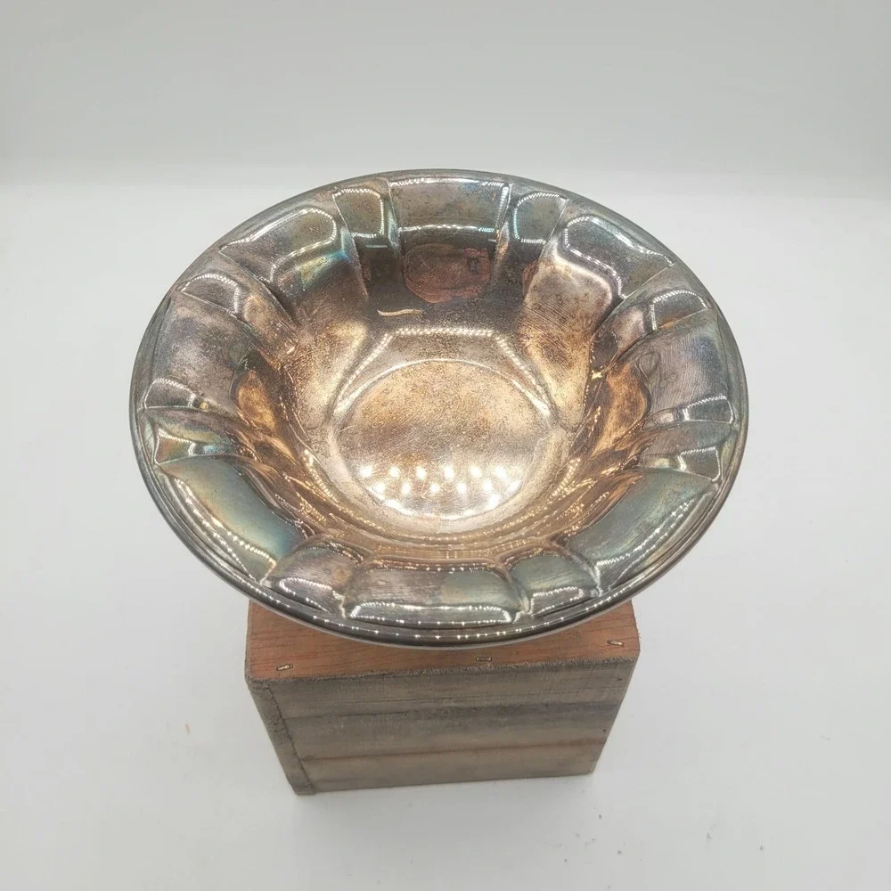 Vintage Oneida‎ Silversmiths Pedestal Candy Dish Silverplate silver plate